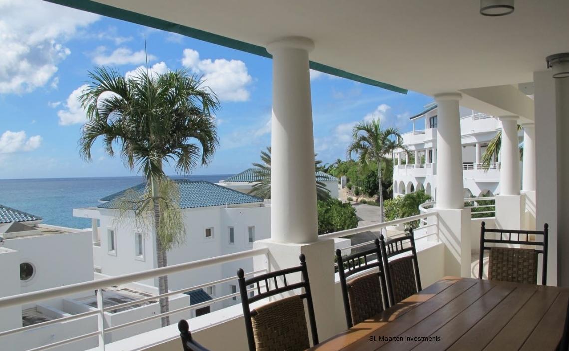 Outdoor Dining area Topaz Cupecoy St. Maarten 