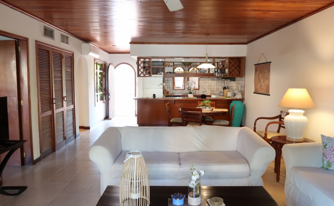 Living
Dining
Kitchen